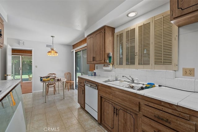 23323 Ostronic Place, Woodland Hills, CA 91367 — photo 10 of 19