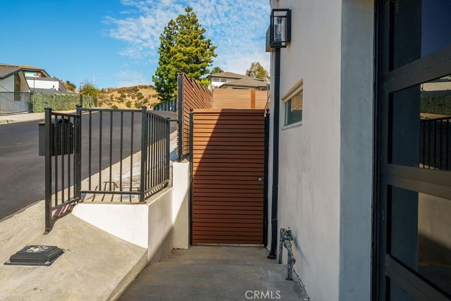 10050 Olivia Terrace, Sun Valley, CA 91352 — photo 8 of 75