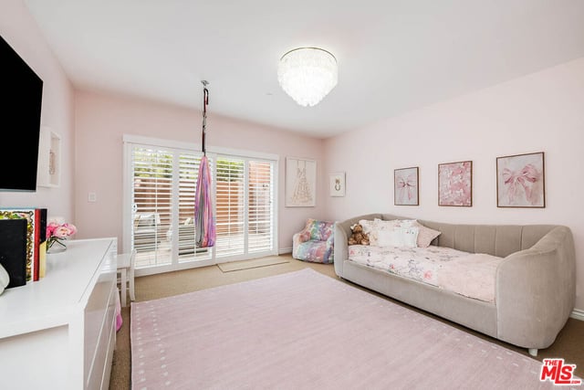 4310 Cahuenga Boulevard 104, Toluca Lake, CA 91602 — photo 19 of 40