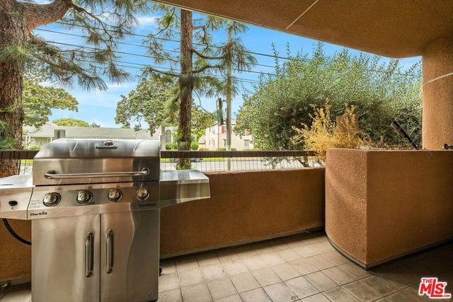 4310 Cahuenga Boulevard 104, Toluca Lake, CA 91602 — photo 8 of 40