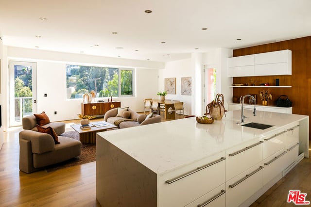 1700 Queens Court, Los Angeles, CA 90069 — photo 19 of 50