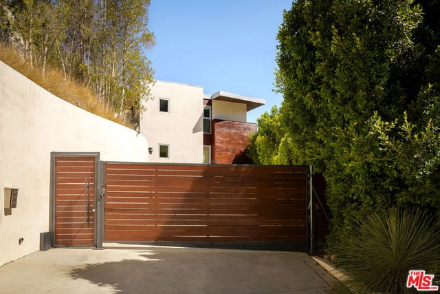 1700 Queens Court, Los Angeles, CA 90069 — photo 2 of 50