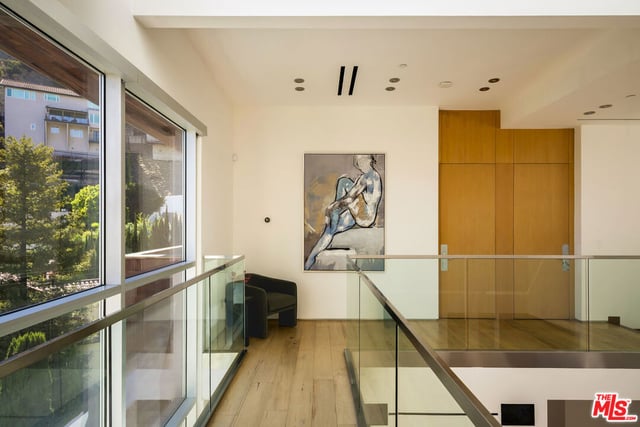 1700 Queens Court, Los Angeles, CA 90069 — photo 29 of 50