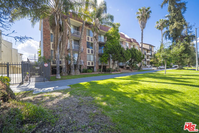 210 S La Fayette Park Place 201, Los Angeles, CA 90057 — photo 4 of 21