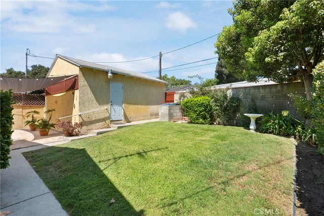 1815 W Riverside Drive, Burbank, CA 91506 — photo 20 of 21