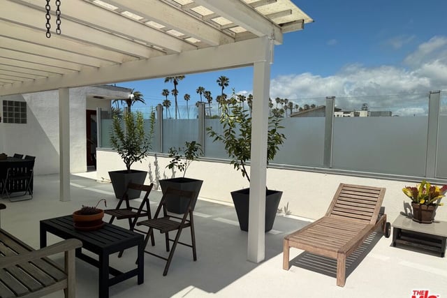 924 5th Street 10, Santa Monica, CA 90403 — photo 15 of 26