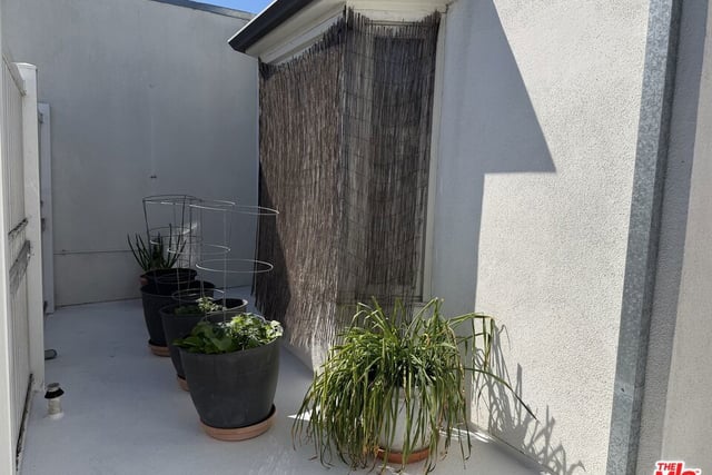 924 5th Street 10, Santa Monica, CA 90403 — photo 17 of 26