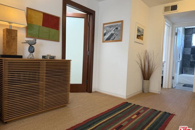 924 5th Street 10, Santa Monica, CA 90403 — photo 4 of 26