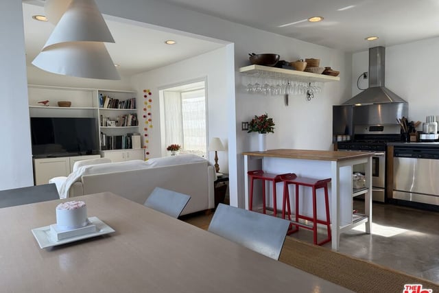 924 5th Street 10, Santa Monica, CA 90403 — photo 5 of 26