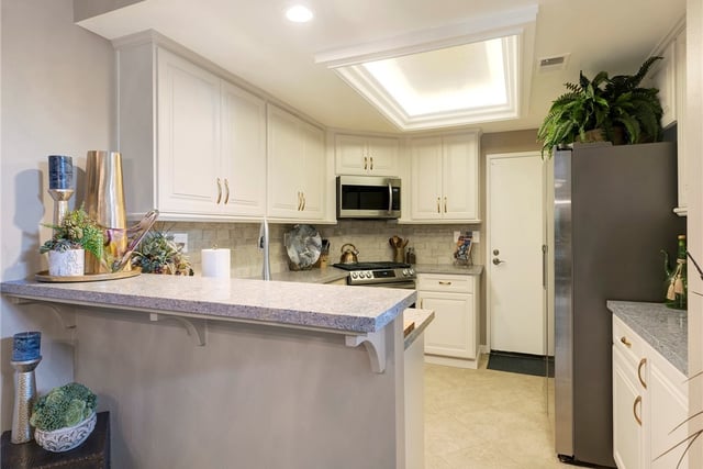 424 Country Club Drive A, Simi Valley, CA 93065 — photo 12 of 37