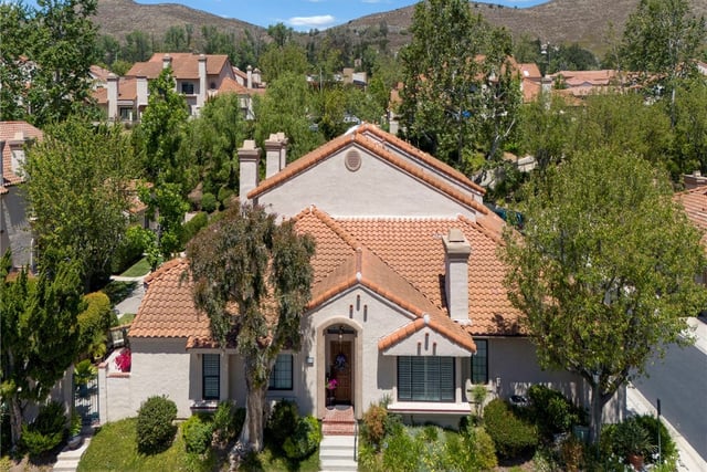 424 Country Club Drive A, Simi Valley, CA 93065 — photo 5 of 37