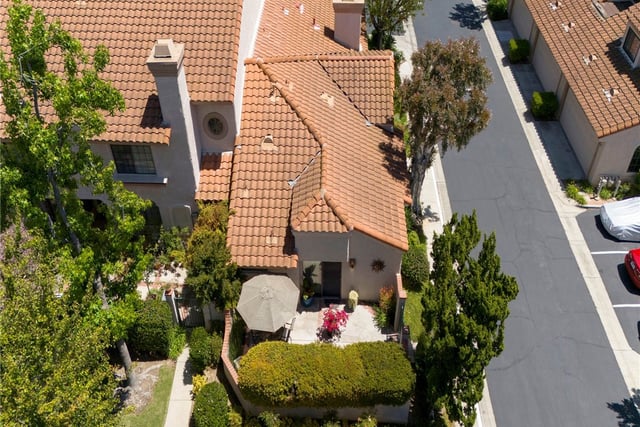 424 Country Club Drive A, Simi Valley, CA 93065 — photo 6 of 37