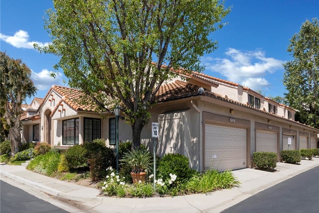 424 Country Club Drive A, Simi Valley, CA 93065 — photo 7 of 37