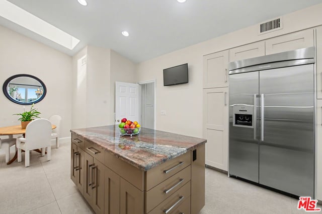12544 The Vista, Los Angeles, CA 90049 — photo 15 of 53