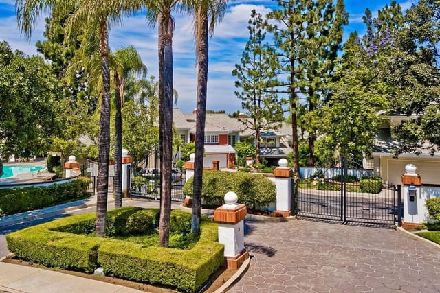 12544 The Vista, Los Angeles, CA 90049 — photo 43 of 53