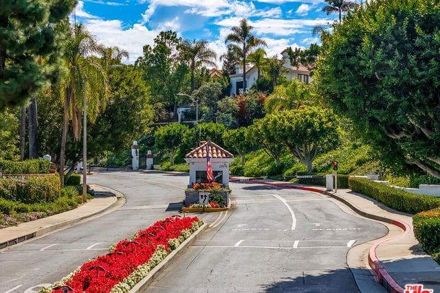12544 The Vista, Los Angeles, CA 90049 — photo 47 of 53
