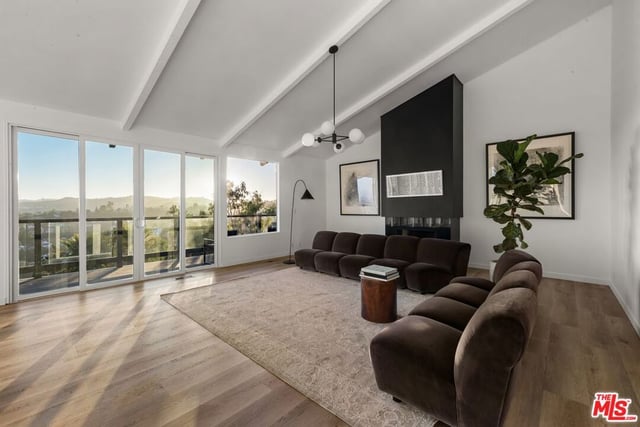 5690 Hill Oak Drive, Los Angeles, CA 90068 — photo 3 of 28