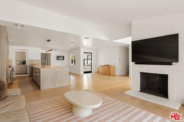23122 Bigler Street, Woodland Hills, CA 91364 — photo 11 of 34