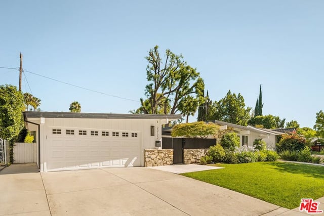 23122 Bigler Street, Woodland Hills, CA 91364 — photo 29 of 34