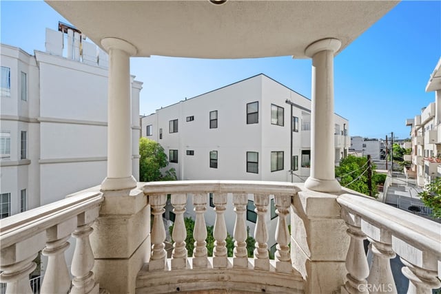 128 N Swall Drive 304, Los Angeles, CA 90048 — photo 14 of 37