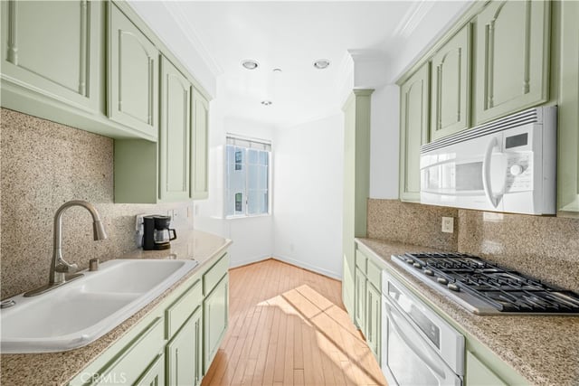 128 N Swall Drive 304, Los Angeles, CA 90048 — photo 15 of 37