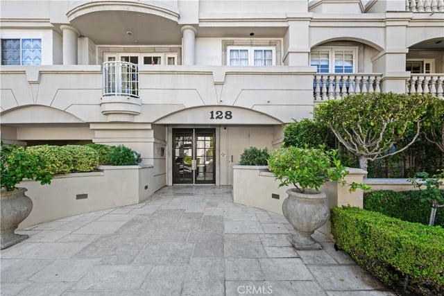 128 N Swall Drive 304, Los Angeles, CA 90048 — photo 2 of 37