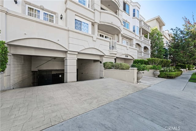 128 N Swall Drive 304, Los Angeles, CA 90048 — photo 3 of 37