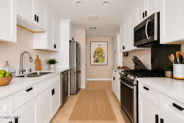 13331 Moorpark Street 328, Sherman Oaks, CA 91423 — photo 14 of 36