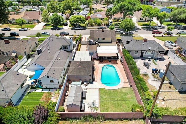 124 S Beachwood, Burbank, CA 91506 — photo 2 of 31