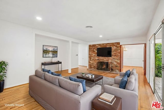 4792 Excelente Drive, Los Angeles, CA 91364 — photo 5 of 41