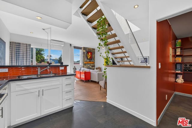 650 Rose Avenue 2, Venice, CA 90291 — photo 10 of 21