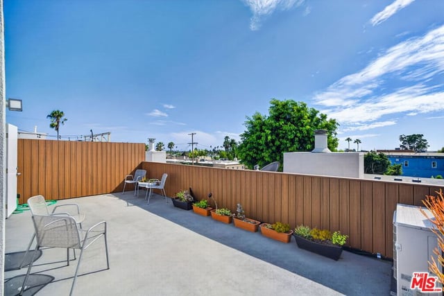 650 Rose Avenue 2, Venice, CA 90291 — photo 20 of 21