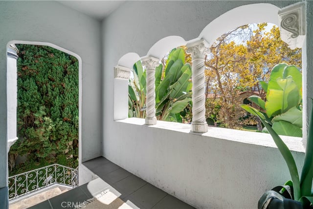6237 and 6239 W 6th Street, Los Angeles, CA 90048 — photo 8 of 66