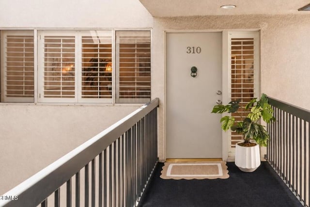 497 S El Molino Avenue 310, Pasadena, CA 91101 — photo 2 of 37