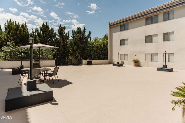 497 S El Molino Avenue 310, Pasadena, CA 91101 — photo 31 of 37