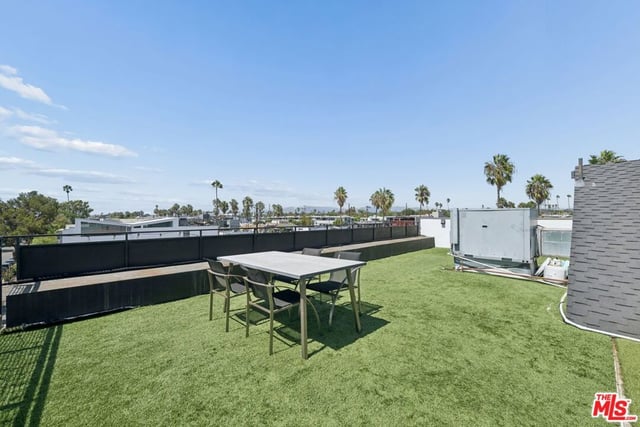 1317 Cabrillo Avenue, Los Angeles, CA 90291 — photo 29 of 44