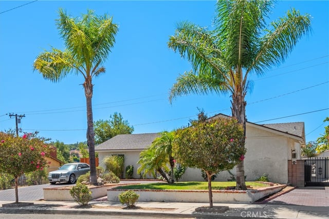 789 Hudspeth Street, Simi Valley, CA 93065 — photo 3 of 38