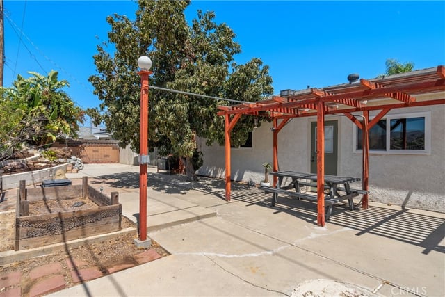 789 Hudspeth Street, Simi Valley, CA 93065 — photo 34 of 38