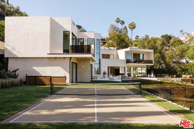 9262 Thrush Way, Los Angeles, CA 90069 — photo 30 of 37