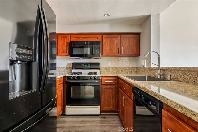 1574 Charterwood Court, Thousand Oaks, CA 91362 — photo 9 of 29