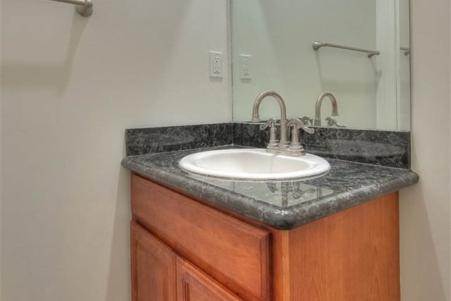 572 E San Jose Avenue 104, Burbank, CA 91501 — photo 11 of 47
