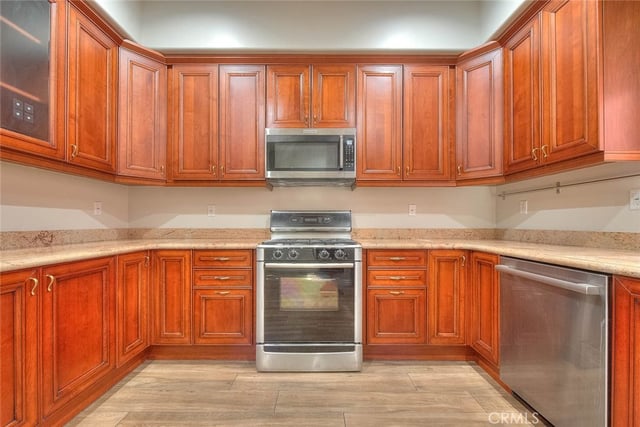 572 E San Jose Avenue 104, Burbank, CA 91501 — photo 13 of 47