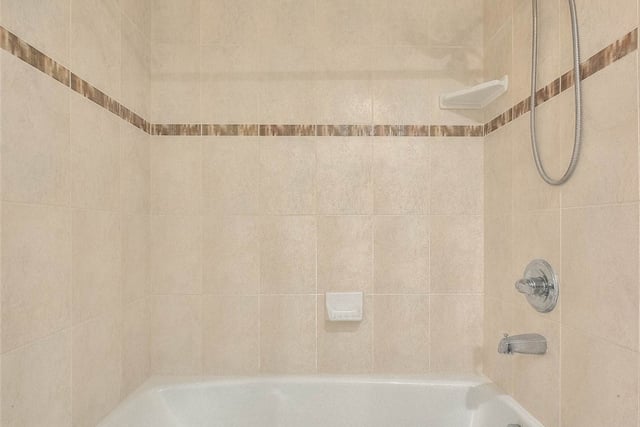 572 E San Jose Avenue 104, Burbank, CA 91501 — photo 25 of 47