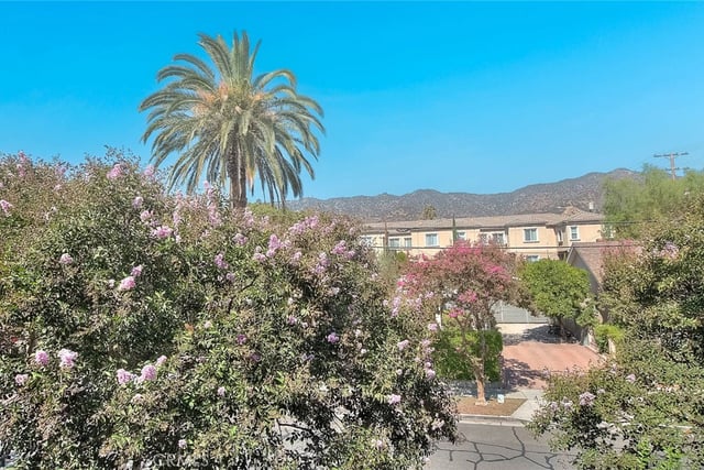 572 E San Jose Avenue 104, Burbank, CA 91501 — photo 30 of 47