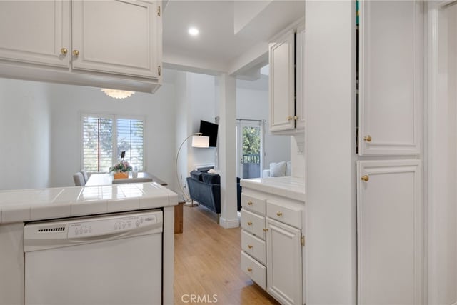 13220 Valleyheart Drive 305, Studio City, CA 91604 — photo 11 of 51