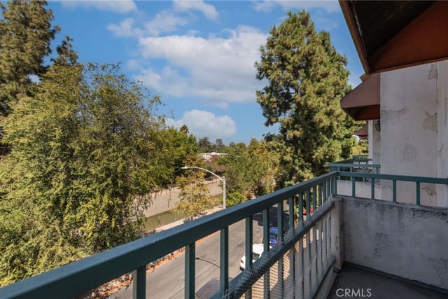 13220 Valleyheart Drive 305, Studio City, CA 91604 — photo 15 of 51