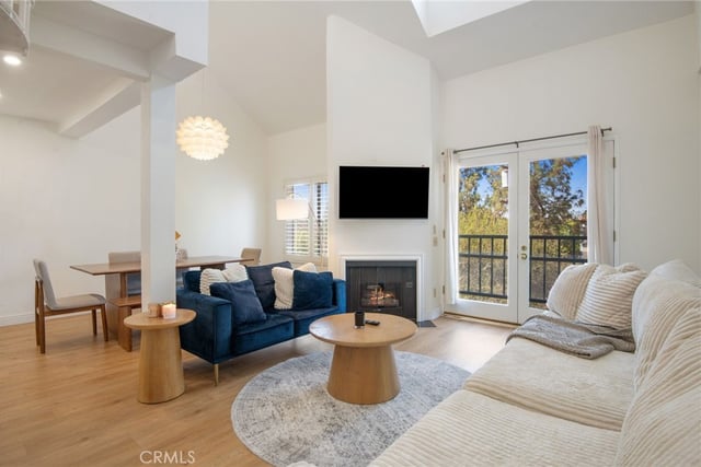 13220 Valleyheart Drive 305, Studio City, CA 91604 — photo 2 of 51