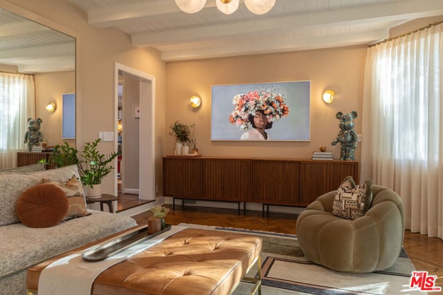 160 Bronwood Avenue, Los Angeles, CA 90049 — photo 10 of 31