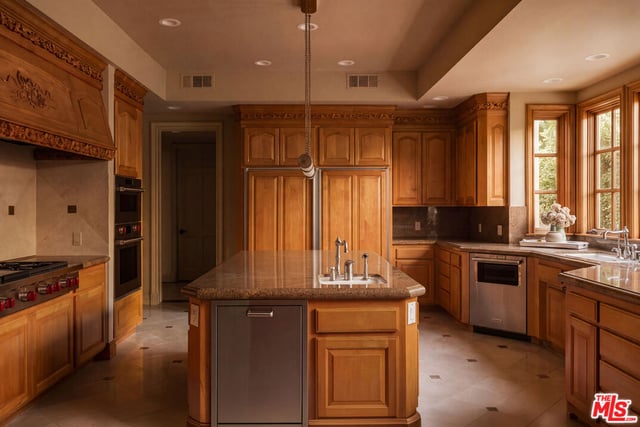 3829 Hayvenhurst Drive, Los Angeles, CA 91436 — photo 9 of 31