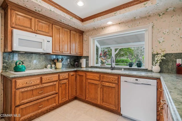 351 Buckboard Circle, Simi Valley, CA 93065 — photo 14 of 58